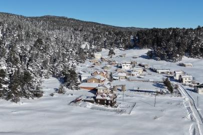 Sarıalan Yaylası kışa büründü: 14 köyün yaylasında kartpostallık manzara