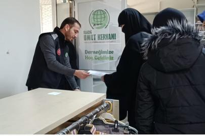 Umut Kervanı Elazığ'da ihtiyaç sahiplerine nakdi yardımda bulundu