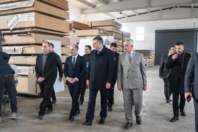 Vali Çiftçi Oltu’da işletmeleri ziyaret etti