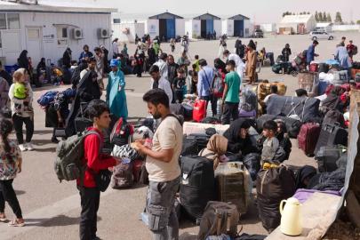 1 yılda 3 milyondan fazla Afgan mülteci evine döndü