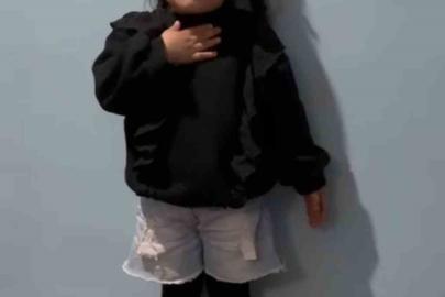 3 yaşındaki Avzem Türkeli’den duygulandıran İstiklal Marşı performansı