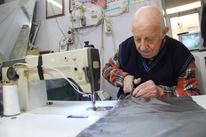 81 yaşındaki terzi mesleğinin sırrını anlattı: Emek ve sabır