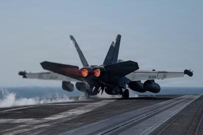 ABD'den İran'ın Hark Adası'na hava saldırısı