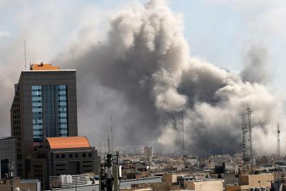 ABDİsrail saldırılarının hedefindeki Tahran'da art arda patlamalar meydana geldi