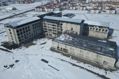 Ağrı’da Kadın Doğum ve Çocuk Hastanesi'nde sona doğru