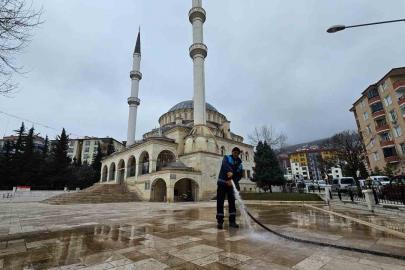 Battalgazi’de bayram öncesi cami ve mezarlıklar temizleniyor