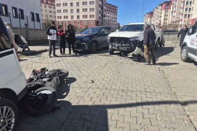 Bingöl’de otomobil ile motosiklet çarpıştı: 2 yaralı