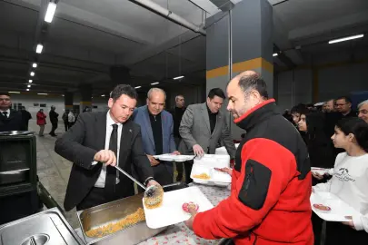 Bursa Osmangazi'de Başkan Aydın Yunuseli’nde vatandaşlarla iftarda buluştu