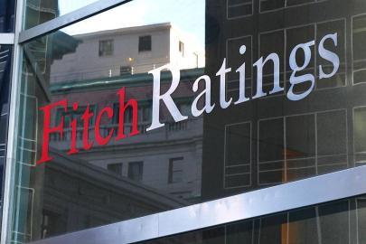 Fitch, Hürmüz Boğazındaki kapanmanın geçici olduğunu ve petrol fiyatlarını sınırlı etkileyebileceğini belirtti