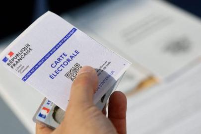 Fransa'da halk yerel seçimler için sandık başında