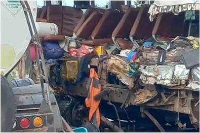 Gana’da otobüs ile ambulans çarpıştı: 16 kişi öldü