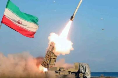 İran ABD destroyerini vurdu, Tahran'da patlama sesleri duyuldu