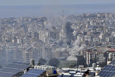 İşgalci İsrail, Beyrut'un Dahiye bölgesini bombalamayı sürdürüyor