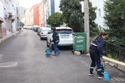 İzmir Karabağlar ‘da temizlik çalışmaları tüm mahallelere yayılıyor