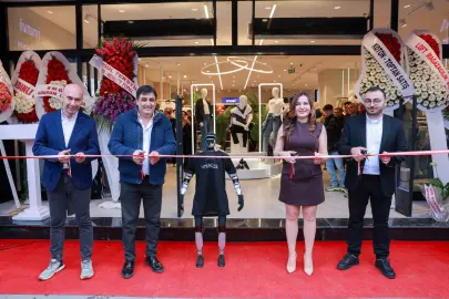 İzmit’in en büyük katlı mağazası 'Yeni Koza' açıldı