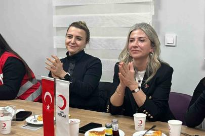 Kars’ta Kızılay’dan üniversite öğrencilerine "Anne Eli" iftarı