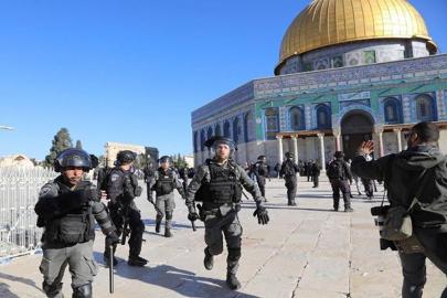 Kudüs askeri abluka altında: Mescid-i Aksa Kadir Gecesi'nde kapalı