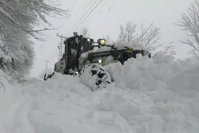 Ordu'da Büyükşehir ekipleri karla mücadelede sahada