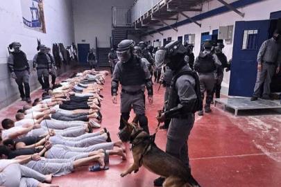 Ramazanda işgal zindanlarında ibadet yasağı ve işkence