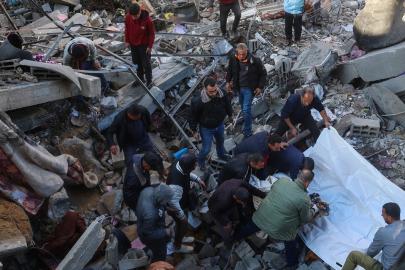 Siyonist rejimin Gazze'ye saldırılarında şehit sayısı 72 bin 135’e ulaştı