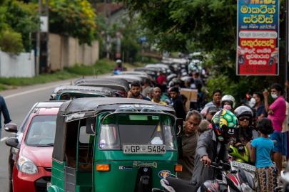 Sri Lanka'da yakıt fiyatlarında bir zam daha yaşandı, otobüs seferleri etkilendi