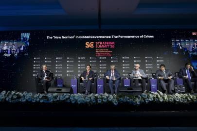 STRATCOM Zirvesi'nde 'Küresel Yönetişimde Yeni Normal: Krizlerin Sürekliliği' paneli düzenlendi
