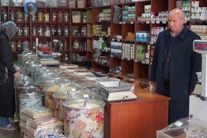 Van’da bahar geçişi aktarlara ilgiyi artırdı