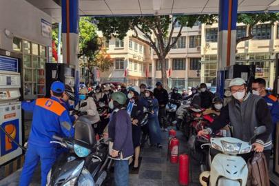 Vietnam’da yakıt krizi kapıda, uzaktan çalışma geri dönüyor