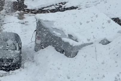 Yüksekova’ya kış geri geldi