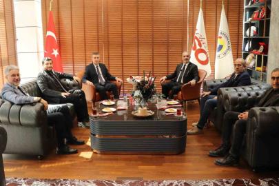 Başkan Alan, "Üniversite ve iş dünyası arasında yapılacak her türlü iş birliğinde üzerimize düşeni yapmaya hazırız"