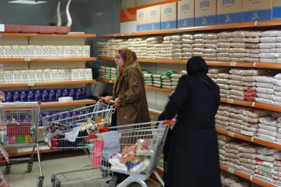 Bursa'da Umut Kervanı sosyal marketi yüzlerce aileye umut oldu