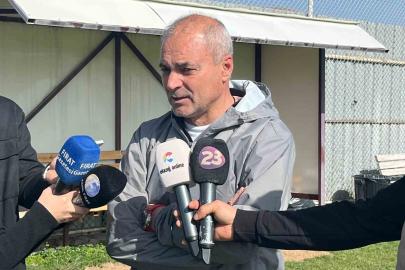 Elazığspor Teknik Direktörü Erkan Sözeri: "Elazığspor rakip seçmez, çıkar oyununu oynar"