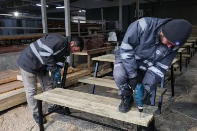 Emekle üretilen kent mobilyaları şehre değer katıyor