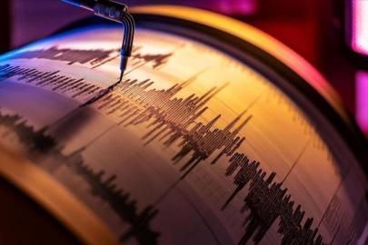 Endonezya'da 7,8 büyüklüğünde deprem