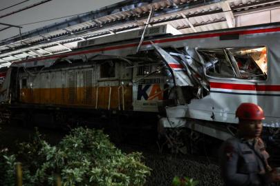 Endonezya'da tren kazasında 4 kişi öldü, 38 kişi yaralandı