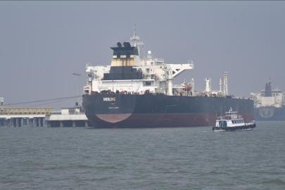 Hürmüz Boğazında iki gemiye ateş açıldı