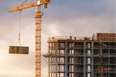 İnşaat üretimi yıllık arttı, aylık geriledi