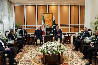 İranlı yetkili, müzakere heyetinin saldırı tehdidi nedeniyle Tahran'a farklı güzergahtan döndüğünü belirtti