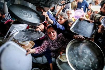 İşgalci İsrail, Gazzede ablukayı kullanarak ekonomik çöküşü ve insani krizi derinleştiriyor