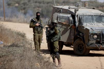 İşgalci İsrail ordusu Batı Şeria'da 2 Filistinliyi gözaltına aldı, tarım arazilerini tahrip etti