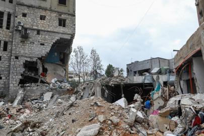 İşgalci İsrail'den, Lübnan'da evlerine dönmek isteyen silahsız sivillere ateş açma emri