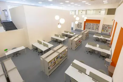 İzmir'de Hasan Ali Yücel Kütüphanesi hizmette