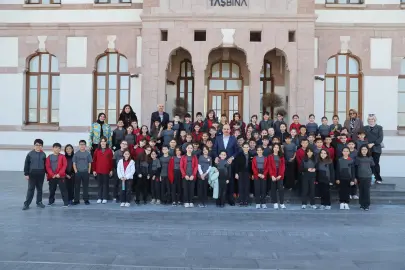 Konya'da Başkan Altay, Taş Bina’da miniklerle buluştu