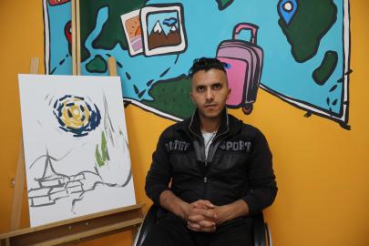 Sanatla hayata tutundu, ilk sergisini açıyor