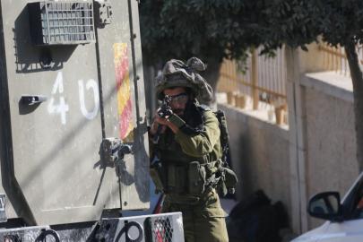 Soykırımcı İsrail Gazze'de bir çocuğu öldürdü