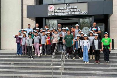 Elazığ’da minikler topladıkları kapakları çevre için teslim etti