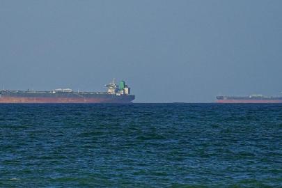 Hürmüz Boğazında yaklaşık iki bin gemi mahsur kaldı