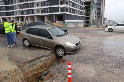 Malatya’da yol kenarındaki çukur kazalara neden oldu