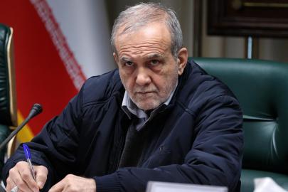 Pezeşkiyan: ABD'nin deniz ablukası, askeri operasyonların bir devamıdır