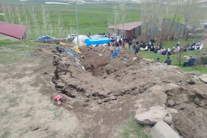 Tekman’da ahır çöktü; 1 ölü